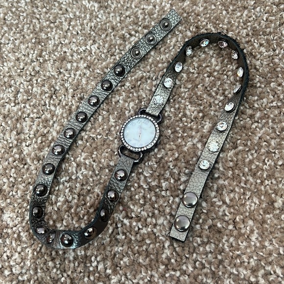 Geneva Platinum wrap around leather & rhinestone watch Japan movement - Picture 4 of 9